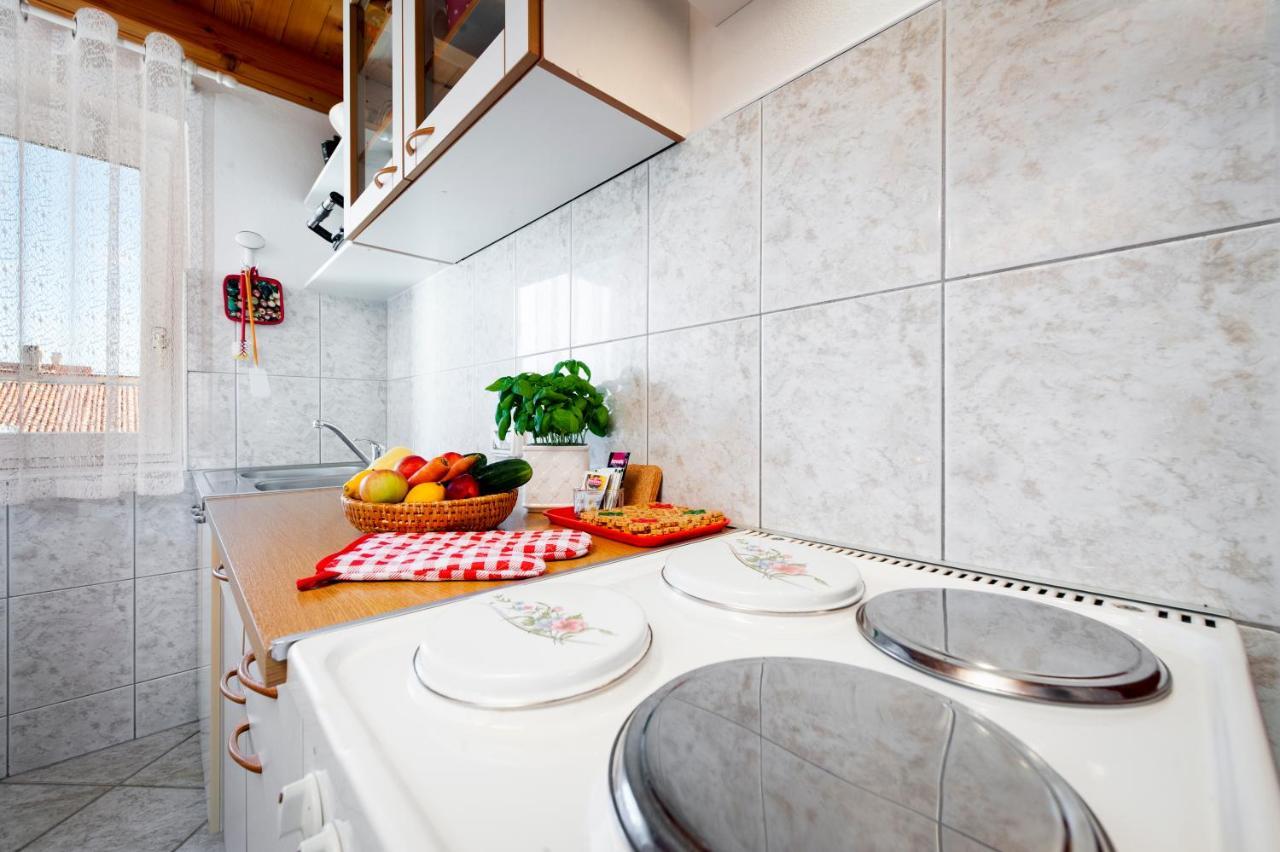 Agata Apartman *
